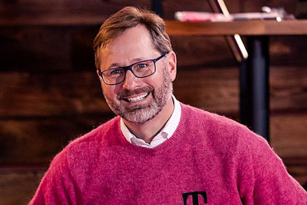 Starlink and T-Mobile Partner, Workplace Surveillance, Allegations of Unpaid Consultants for FTC