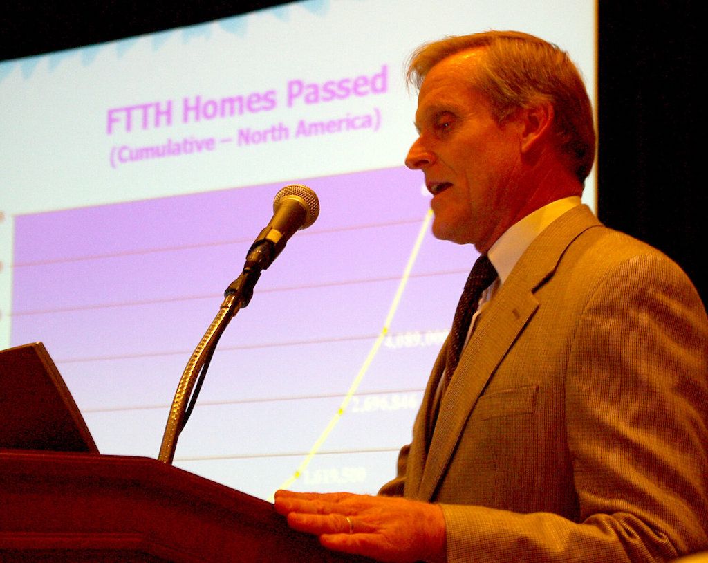 Report: Fiber Better for Low-Income Workers and Cheaper Per Megabit, Too