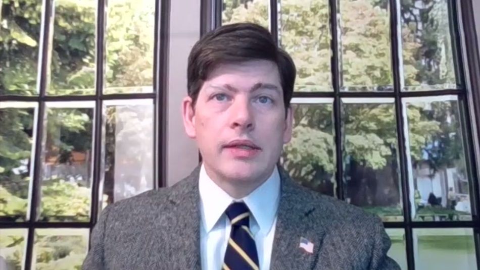 FCC GOP Commissioner Endorses Satellite Streamlining Bill