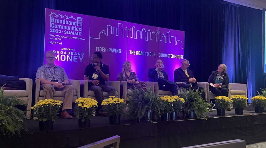 Cities are Adopting Open-Access Models, Say ISPs and Others at Broadband Communities