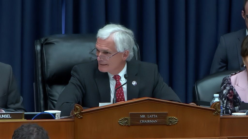 Lawmakers Want Spectrum Auction Money to Fund Rip and Replace Program