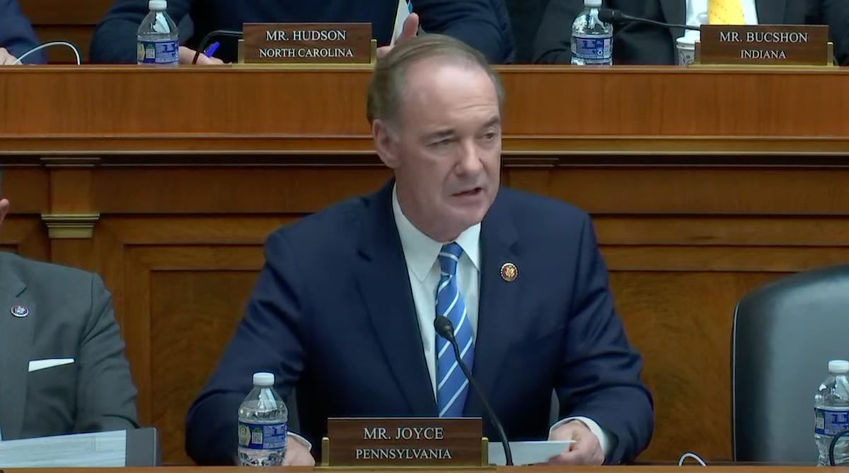 Temporary FCC Spectrum Auction Bill Clears House Committee