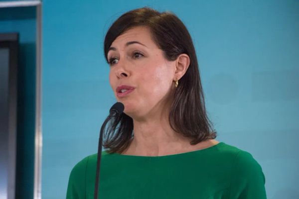 FCC Chair Opposes Including Broadband Providers in Universal Service Fund