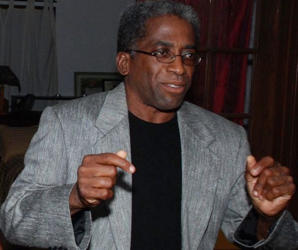 Craig Settles: Towns, Cities Show Power of Fixed Wireless