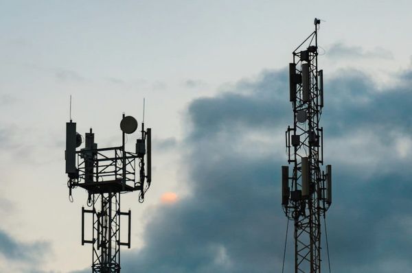 FCC Seeks Advice on Doing Spectrum Licenses Without Auctions