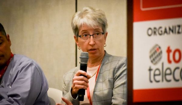 Engaging With Communities Crucial in Building Public Broadband Networks