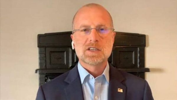 FCC Probing NPR, PBS on Possible Ad Ban Violation