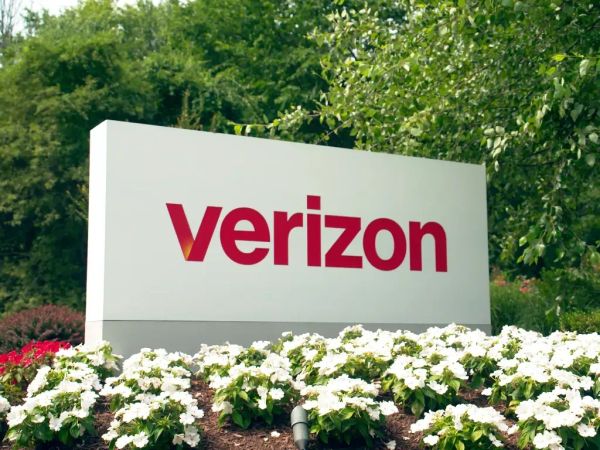 Carr Probing Verizon Over Diversity Initiatives