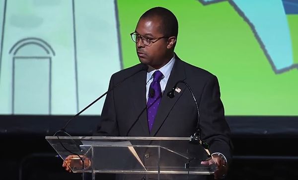 FCC’s Diversity Probe Into Comcast Draws Fire from Starks