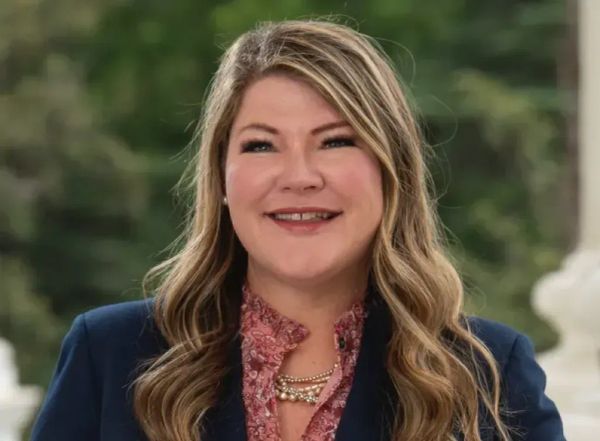 California Lawmaker Moves to Cap Broadband Prices