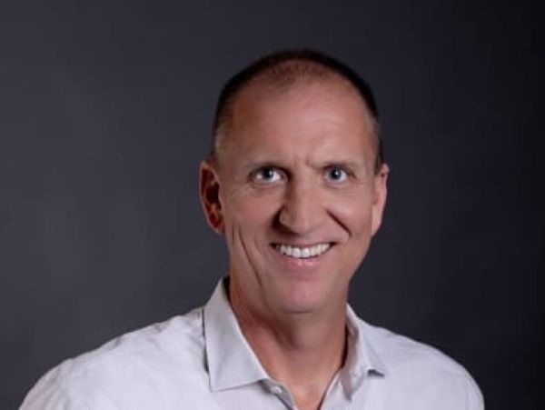 Building Better Broadband: Why LEO Satellites and Hybrid Solutions Work Best Together