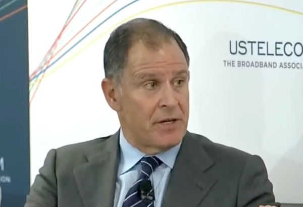 Trade Groups Ask FCC to Loosen Engineer Certification, Broadband Label Rules