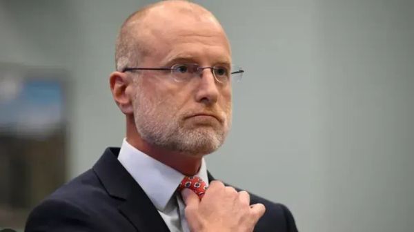 Carr to Comcast, 'Show Me the Contracts'