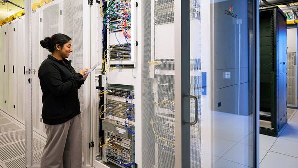 Comcast Cuts Network Energy Use Per Byte Nearly in Half