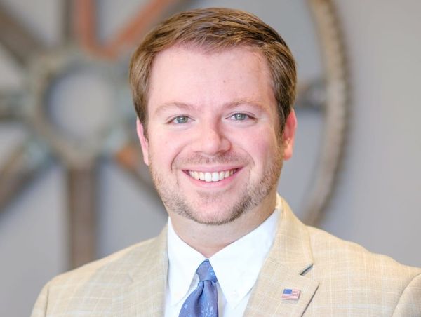 State, Local Chambers Push FCC to Approve $34.5B Charter-Cox Merger