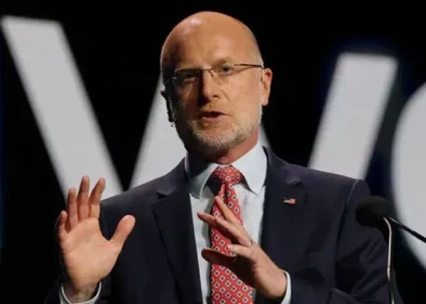 AT&T Drops DEI Policies with $23 Billion Spectrum Deal Needing FCC Approval