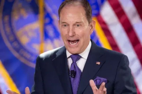 Fiber Feud Splits Top Nebraska Republicans