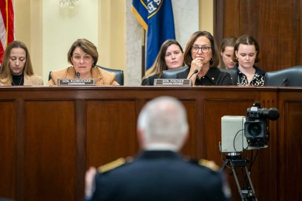 Bipartisan Senators Want to Keep Non-Deployment Funds