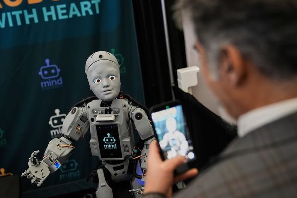 Humanoid Robots Take Center Stage at Silicon Valley Summit, But Skepticism Remains