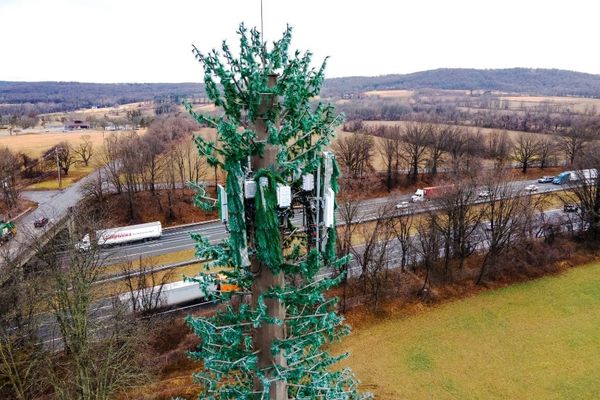 Rural Carriers, Consumer Groups Want AT&T-Array Deal Reviewed