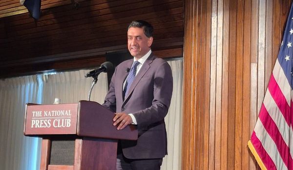 Silicon Valley Progressive Democrat Calls for ‘New Social Contract’ for AI