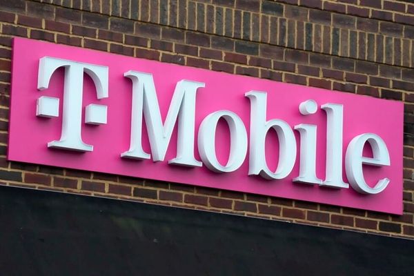 T-Mobile Eyes Uniti Fiber Assets as Expansion Strategy Continues
