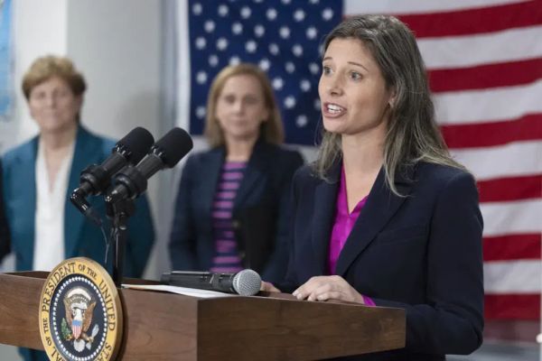 Bipartisan Bill Targets China’s Access to U.S. Semiconductor Technology