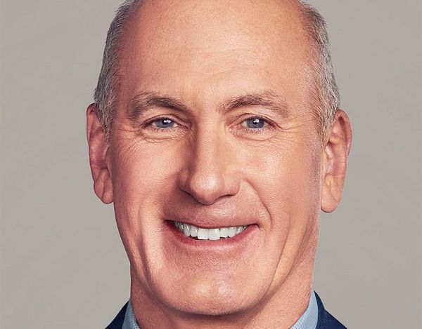 AT&T Adds Equal Number of Fiber and Fixed Wireless Subs: 292,000