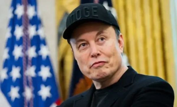 Elon Musk's SpaceX Calls on the FCC to Slash the $4.5 Billion High-Cost Fund