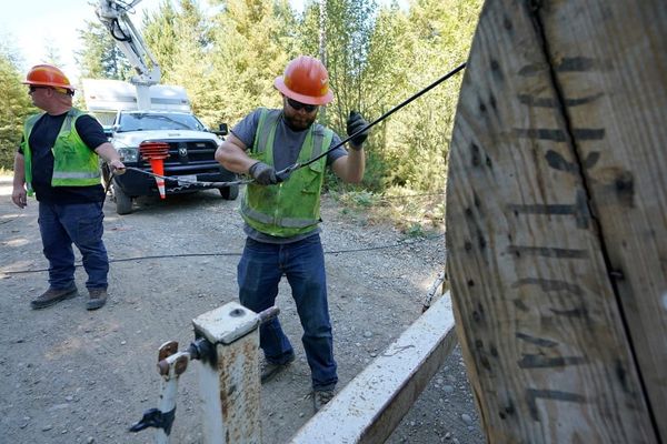 Electric Co-ops Finding BEAD Rules Onerous, Especially on Poles