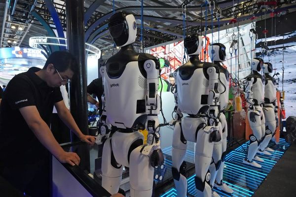FCC Bans Foreign-Made Humanoid Robots, Targeting China Over National Security