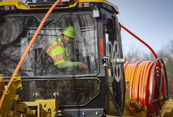 Michigan Signs 17 Subgrants Under Federal Broadband Program