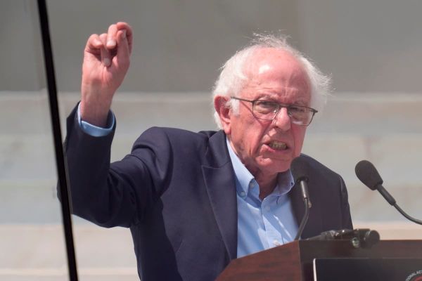 Bernie Sanders Unveils Bill to Ban Artificial Intelligence and Create Department of AI
