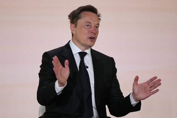FCC Approves SpaceX Request for 15,000 Direct-to-Device Satellites