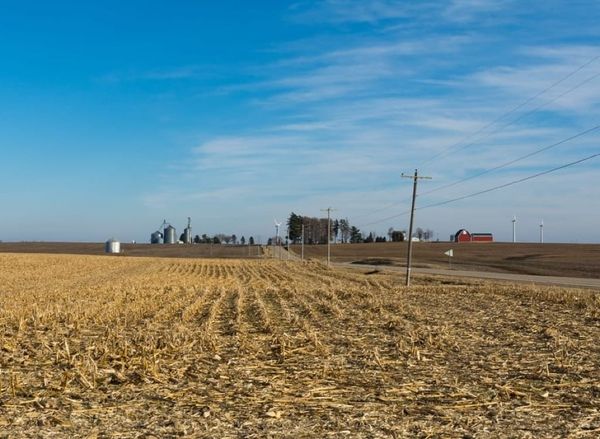 University of Illinois Survey Finds Rural Broadband Gaps Persist for Farms, Households