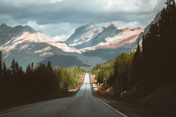 Alberta Offers $1,000 Rebate for Rural Satellite Internet