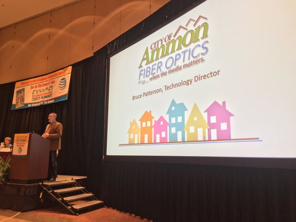 Spotlight on Advantages of Open Access Networks at Broadband Communities Summit