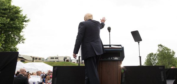 Trump Signs Executive Order Expediting Rural Broadband with Federal Lands, Towers and Fiber