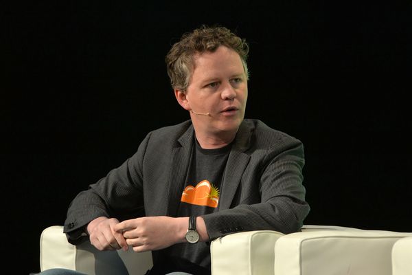 Cloudflare Disconnects 8chan Web Forum, Democrats Seek Antitrust Civil Penalties, Verizon Lockdown on Phones