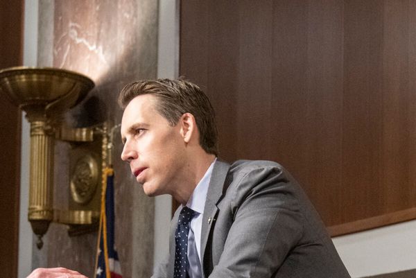 Senate Committee Moves to Ban Government Employees from Using TikTok