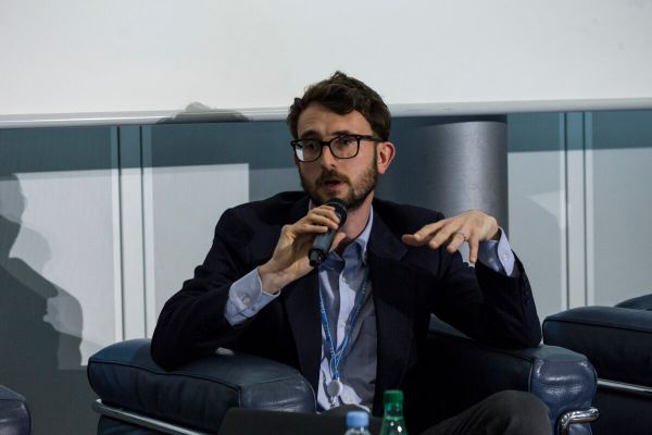 Social Media Self-Regulation Has Failed, Say New America Panelists