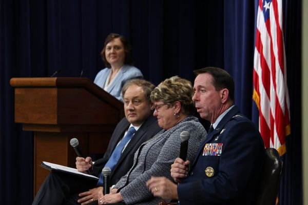 Trump Signs Executive Order on Artificial Intelligence, How Not to Wreck the FCC, Broadband Performance in Europe