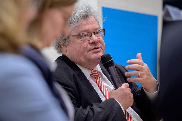 Petition to Extend E-Rate, China’s Influence on European 5G, Federal Workforce Needs Talent