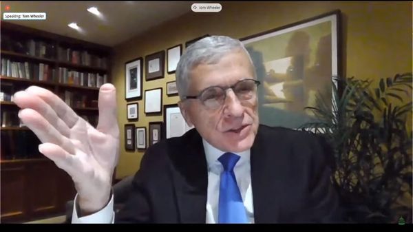 Former FCC Commissioners Disagree on Bill Increasing Broadband Speed Thresholds for Funding