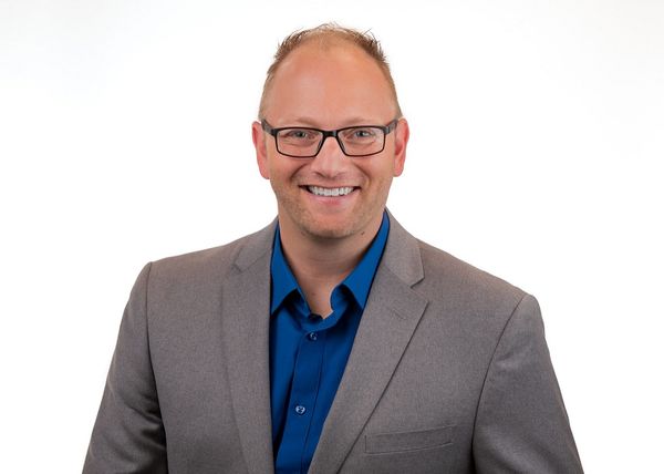 T-Mobile Class Action, Google Wants Info Hidden in Antitrust Case, UTOPIA Expands