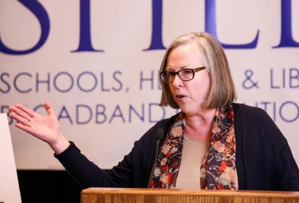 FCC Extends Deadline for Lifeline Phase-out After Pressure