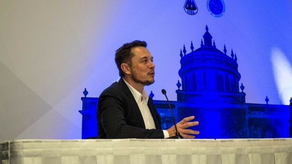 EU Passes Digital Services Act, Twitter Agrees to Sell to Musk, World IP Day