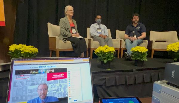 Municipalities Generally Prefer Not to Own Broadband Builds, Conference Hears