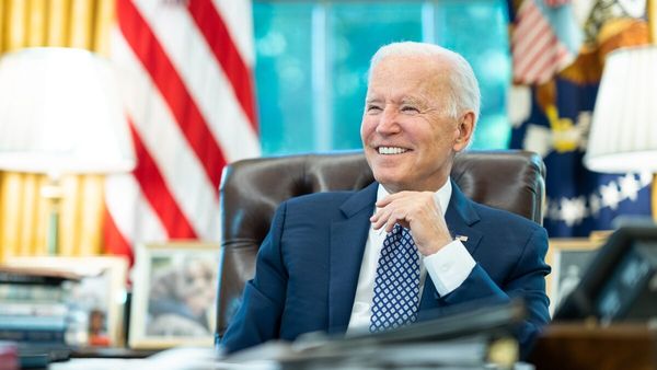 Biden Meets AI Experts, Iowa Broadband Funding, Render and VETRO Form Partnership