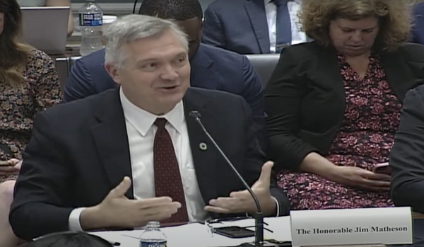 Expert Argues over Definition of Sufficient Internet Speed in Broadband Programs